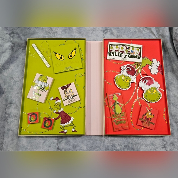 Kylie Jenner Autographed Signed Grinch PR Box NEW Cosmetics Never Been Used! - Picture 10 of 16